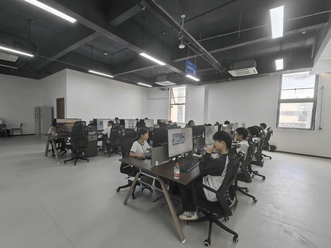 探访贵州大数据集团具身智能数据工厂 当机器成为数据生产者，大数据服务如何重塑AI未来